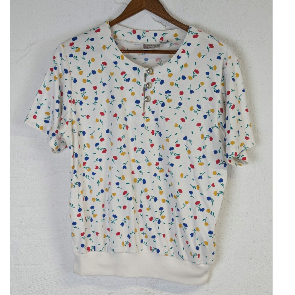 Vintage 1990s Floral T Shirt Womens Medium Feminine Dainty Sweet Granny Buttons